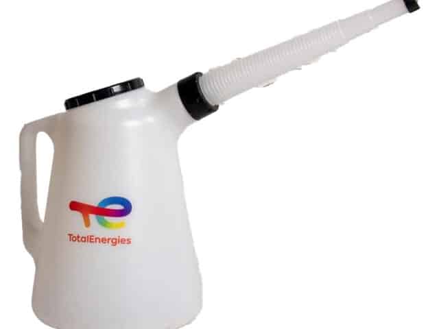5L Oil Can Pourer manufactured from chemical-resistant polypropylene, these heavy-duty oil pourers feature a carry handle, screw cap & spout.